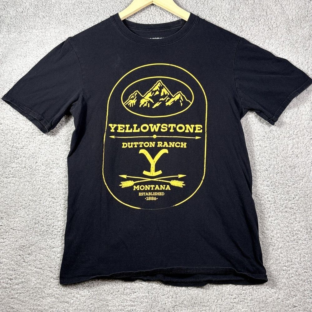 Yellowstone Dutton Ranch Montana Shirt Men's Size M Black Rip Wheeler Crew Neck